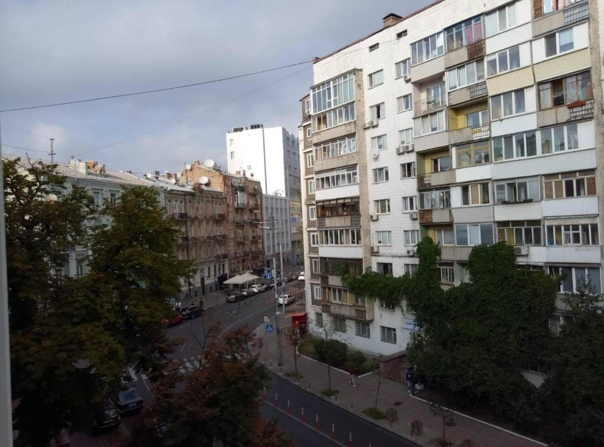 Ferienwohnung Однокомнатная Шота Руставели Kiew Exterior foto
